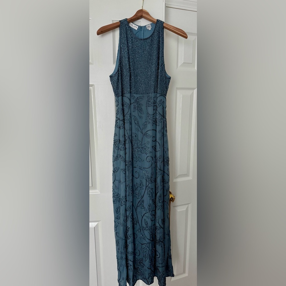 Chic Grey/Blue Floral Maxi Dress